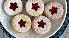 Linecké cukroví – Czech Linzer Cookies