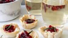 "Make it mini" with Le Creuset: Champagne jam and camembert puff pastry