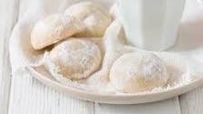 Melt-In-Your-Mouth Butter Snowball Cookies
