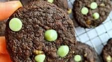 Mint Chocolate Chip Cookies (Low Carb, High Protein)