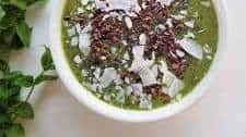 Mint Chocolate Chip Smoothie Bowl