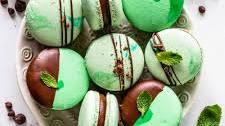 Mint Chocolate Macarons