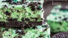 Mint Cookies and Cream Cheesecake Bars