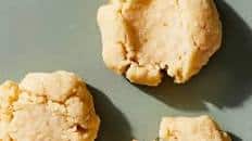 Moroccan Sesame Shortbread (Ghoriba)