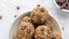 No Bake Chocolate Peanut Butter Energy Bites