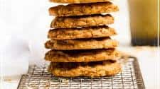 Old-Fashioned Crisp Oatmeal Cookies