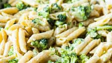 One-Pot Broccoli Alfredo Pasta