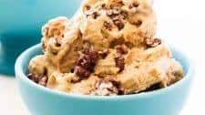 Peanut Butter Chocolate Crunch Cluster Ice Cream