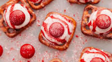 Peppermint Bark Pretzels