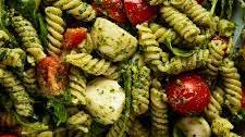 Pesto pasta salad