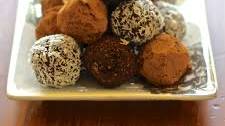 Raw Chocolate Energy Bites
