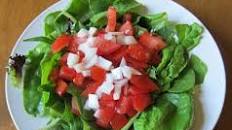 Recipe: Simple Salad With Lettuce, Tomato and Onion