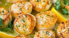 Seared Scallops with Garlic Butter