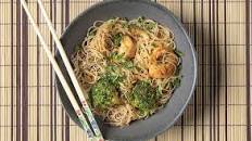 Shrimp and broccoli noodles