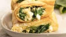 Simple Spinach Feta Omelette (10 Minute Breakfast)