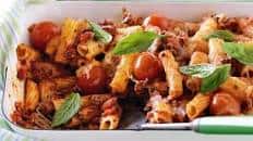 Spicy beef pasta bake