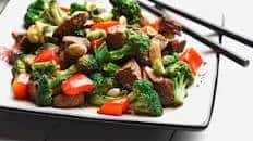 Stir-Fried Broccoli, Red Peppers and Beef