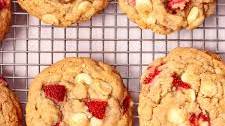 Strawberries & Cream Cookies