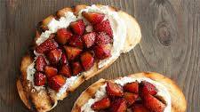 Strawberry Goat Cheese Bruschetta