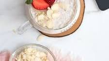 Strawberry Yogurt Overnight Oats