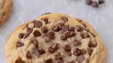The best chocolate chip sugar cookie