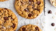 Vegan Oatmeal Chocolate Chip Cookies