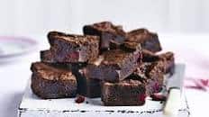 Vegan cherry & almond brownies