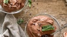 Vegan chocolate peppermint mousse