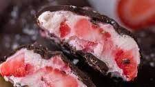 Viral chocolate strawberry yogurt clusters