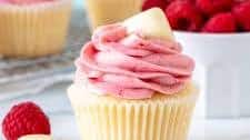 White Chocolate Raspberry Cupcakes