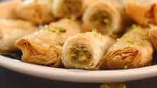 Baklava rolls