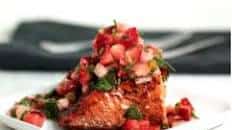 Balsamic Glazed Salmon With Strawberry Salsa