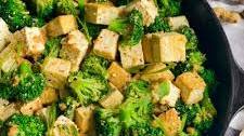 Broccoli & Tofu Stir-Fry with Spicy Peanut Sauce