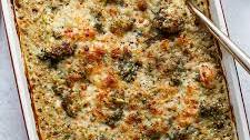 Cheesy Chicken and Broccoli Quinoa Bake