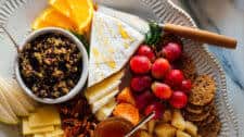 How to Make a Cheese Board
