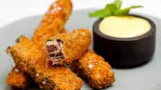 Lamb belly fritters with sauce Paloise
