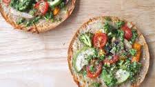 Sandwich-Thin Mini Veggie Pesto Pizza