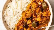 Slow Cooker Vegetable Curry {SO Easy!}