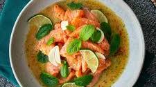 Spicy Salmon Sashimi Salad