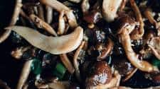 Stir Fried Mushrooms with Garlic and Ginger