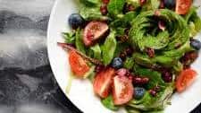 Avocado and pomegranate salad