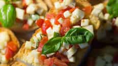 Bruschette Sfiziose Pomodoro e Mozzarella