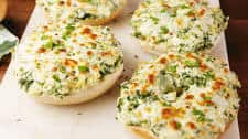 Cheesy Spinach-Artichoke Bagels