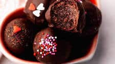 Chocolate Covered Strawberry Cake Truffles