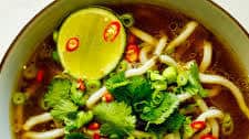 Easy spicy garlic chicken broth