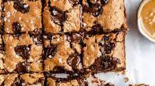 Ooey-Gooey Salted Peanut Butter Oatmeal Cookie Bars