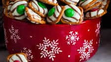 Pretzel M&M Hugs