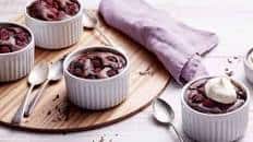 Quick chocolate and raspberry puddings