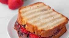Strawberry Nutella Sandwich Recipe