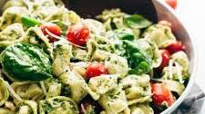 15 Minute Spinach Pesto Tortellini Salad